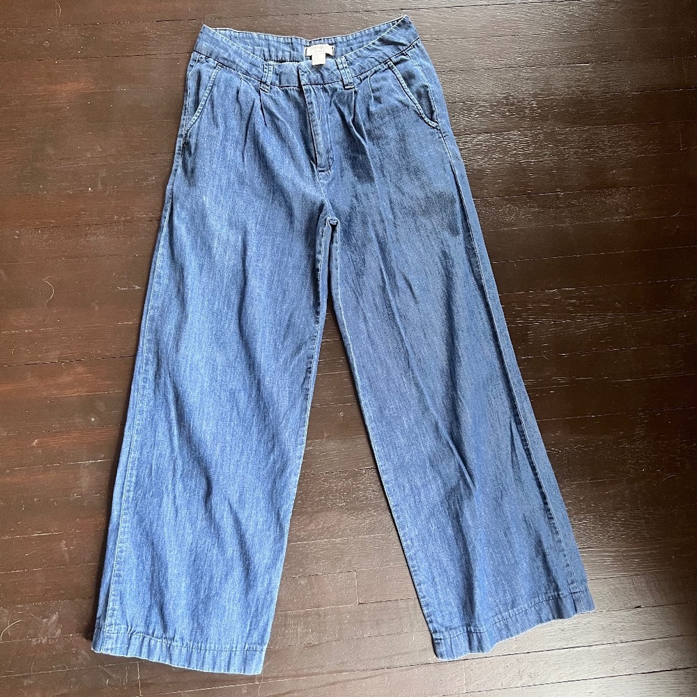 Forever 21 Size 26/2 Wide Leg Trouser Jean
